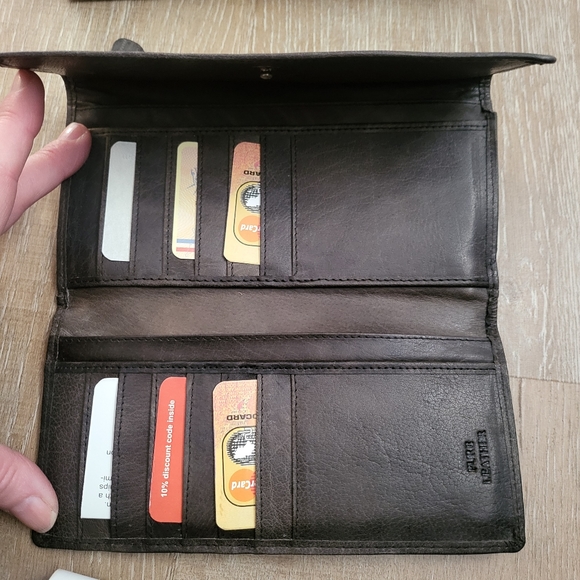 Spikes & Sparrow Leather Woman's Wallet NWT - Picture 6 of 9